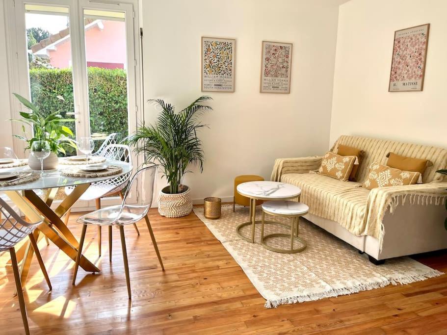 Maison Bobochic Parking Et Jardin By Art De Voyager エトルタ エクステリア 写真